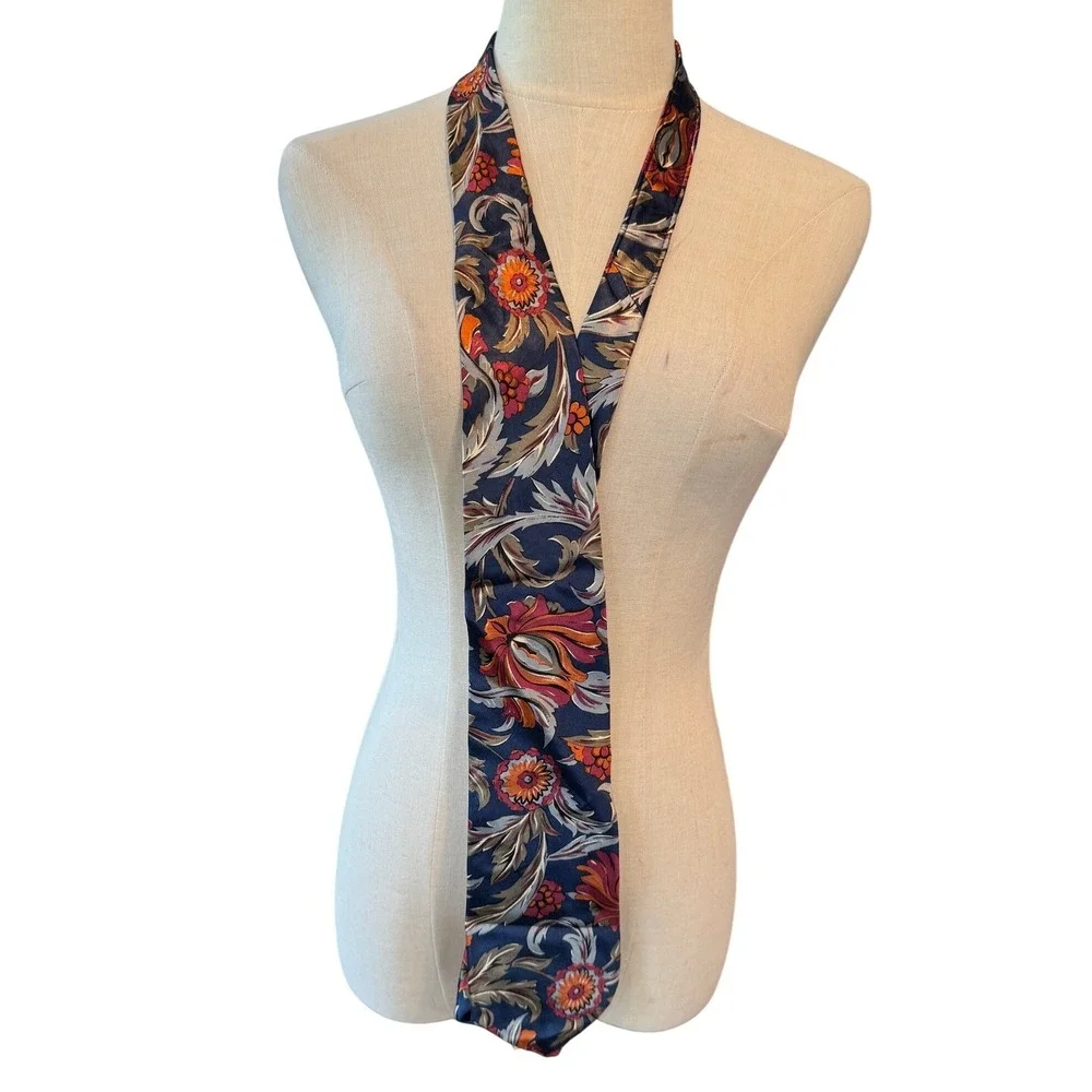 Countess‎ Mara Mens Silk Tie Blue Floral Botanical Pattern Made in USA Vintage